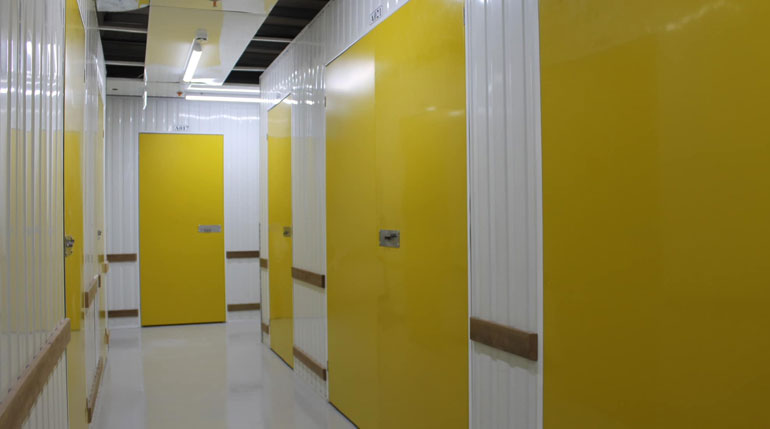 At storeitme, we offer flexible monthly self-storage rental rates in Dubai, making it easy to store your belongings without long-term commitments