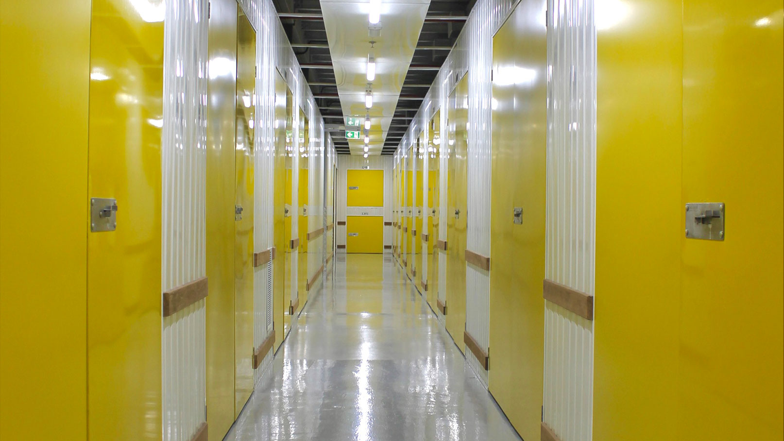 At storeitme, we adhere to a standardized self-storage management system in Dubai, providing reliable, efficient services to our clients with climate-controlled and secure facilities.